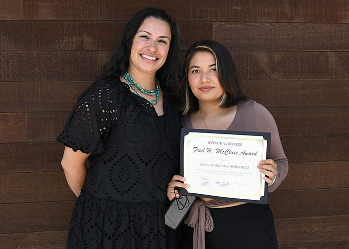 Hilda Fernandez and Sonia Hernandez-Hernandez