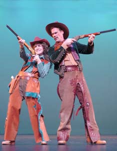 Jessica Raaum and Byron Westlund star in Annie Get Your Gun